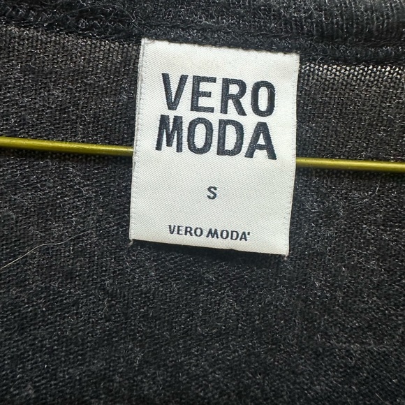 Vero Moda dark gray tunic - size: small - preloved condition - Picture 4 of 4